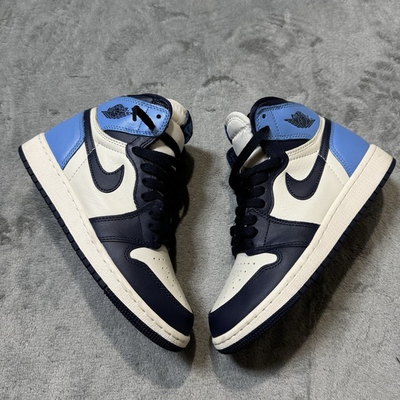 Air Jordan Other - Nike Air‎ Jordan 1 Retro High (GS) Obsidian UNC 575441-140 Size 4Y / 5.5W